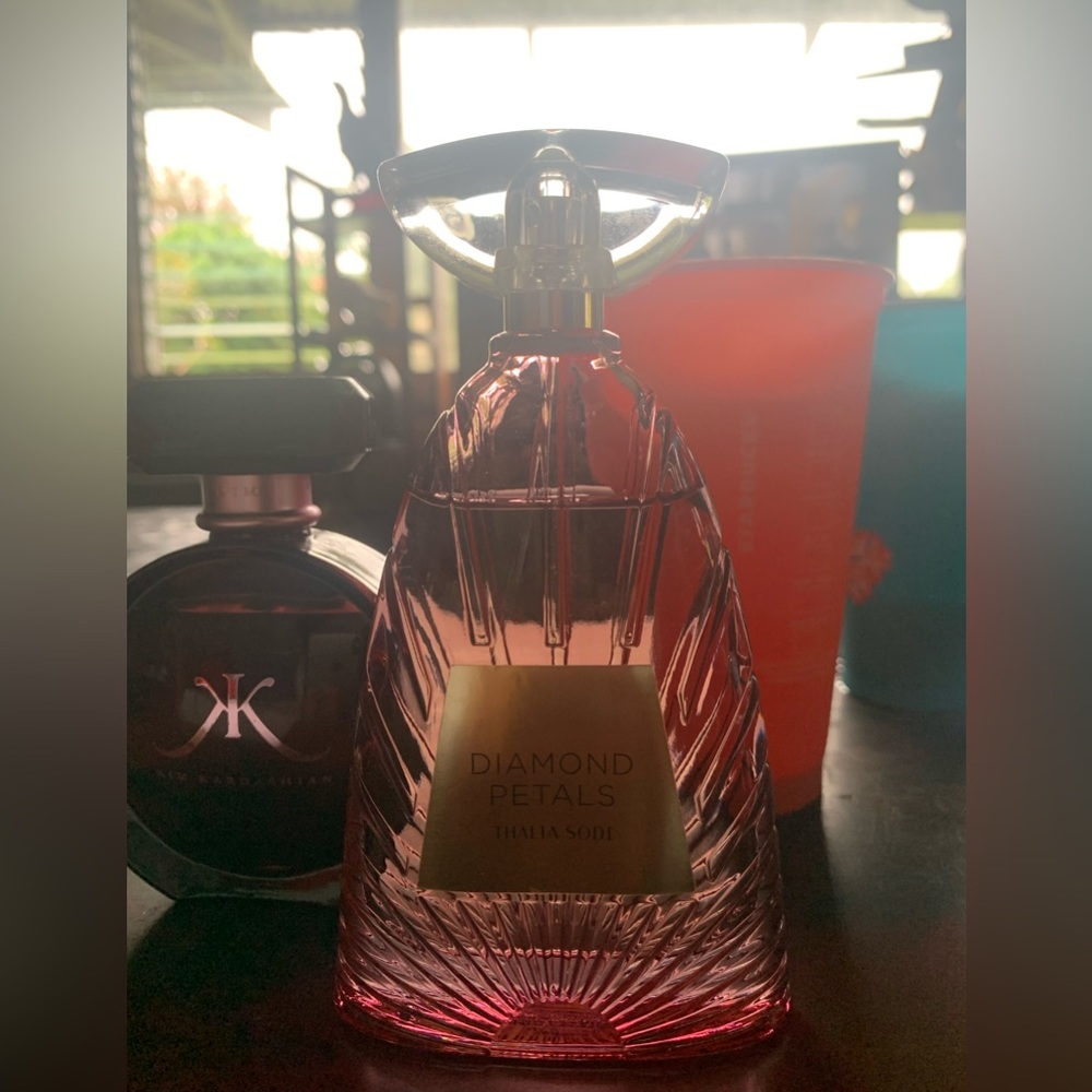 Diamond Petals perfume